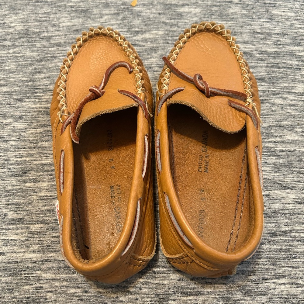 Ladies SoftMoc Moccasin Slippers Size 6 - Picture 2 of 5